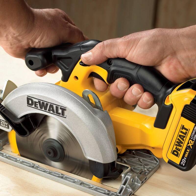 DEWALT ATOMIC 20V MAX Taladro de impacto inalámbrico compacto de 1/4 pulgadas y sierra circular con batería de 2Ah y cargador - DCF809D1WCS391B