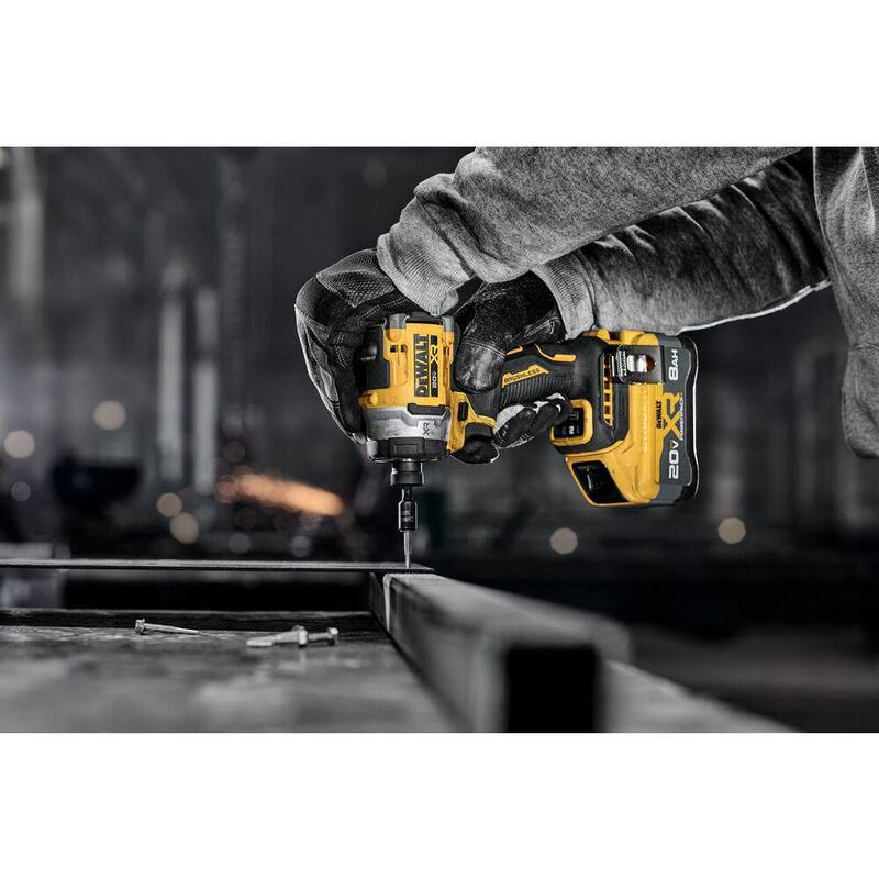 Llave de impacto inalámbrica DEWALT 20V Max XR de iones de litio con kit inicial de 6.0 Ah y 4.0 Ah - DCF860BWCB2460C