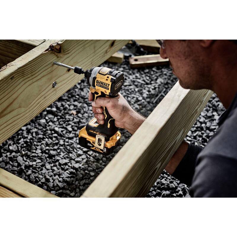 DEWALT ATOMIC 20V MAX Inalámbrico Compacto sin Escobillas 1/4 pulgadas Impact Driver y Paquete Inicial de Batería de Iones de Litio Premium de 6.0Ah y 4.0Ah - DCF850BWCB2460C