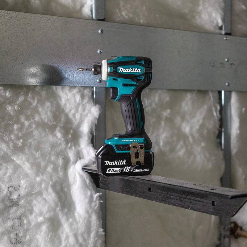 Kit de destornillador de impacto inalámbrico Makita 18V LXT de ion de litio sin escobillas con modo de cambio rápido de 4 velocidades, 5.0Ah - XDT19T