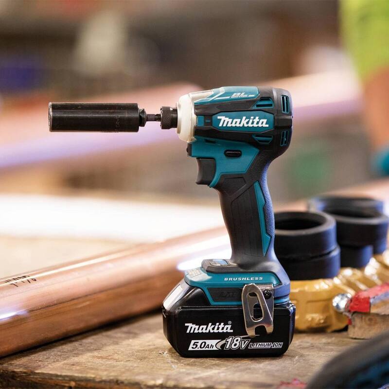 Kit de destornillador de impacto inalámbrico Makita 18V LXT de ion de litio sin escobillas con modo de cambio rápido de 4 velocidades, 5.0Ah - XDT19T