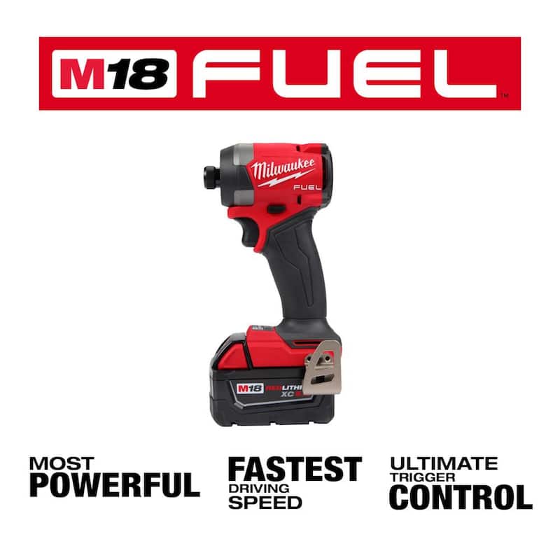 Milwaukee M18 FUEL 18-Volt Lithium-Ion Brushless Cordless Impact Driver XC Kit con juego de puntas para destornillador SHOCKWAVE (50 piezas) - 2953-22-48-32-4024