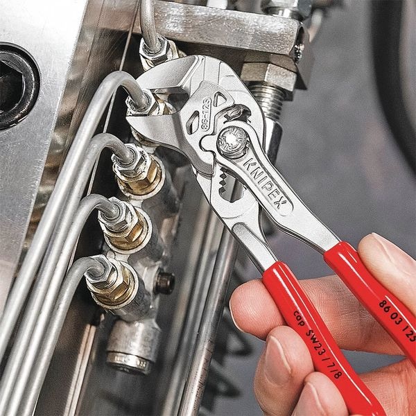 Knipex 5 in Knipex Cobra Straight Jaw Plier Wrench Smooth, Plastic Grip - 86 03 125