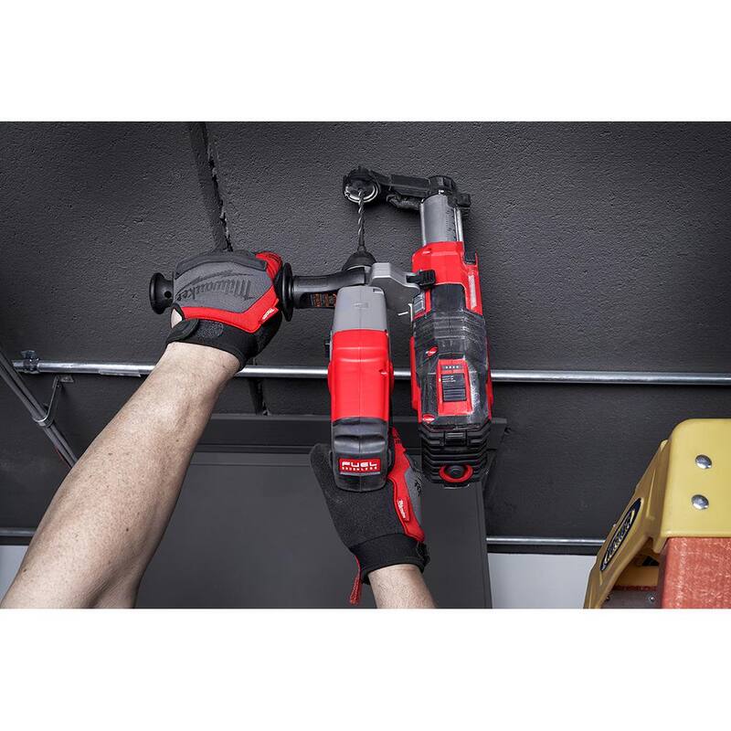Juego de martillo rotativo Milwaukee M12 FUEL de 12V con tecnología de iones de litio sin escobillas de 5/8 de pulgada SDS-Plus con luz LED de inundación M12 - 2416-21XC-2364-20.