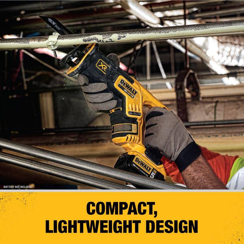 Sierra reciprocante compacta inalámbrica sin escobillas DEWALT 20V MAX XR con batería de iones de litio 20V MAX XR 5.0Ah, cargador y bolsa de kit - DCB205CKWCS367B.