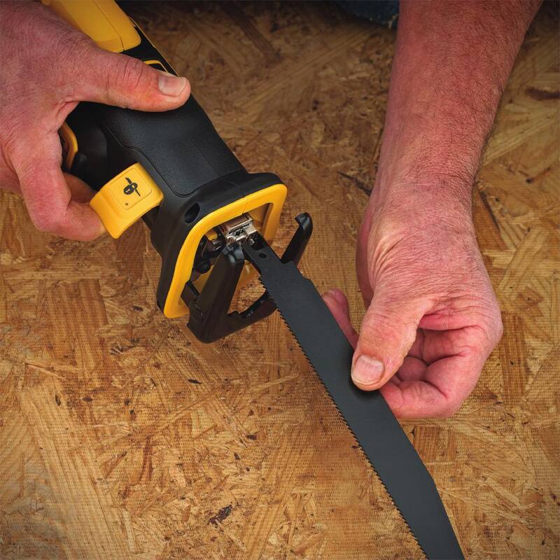 Sierra reciproca compacta inalámbrica sin escobillas DEWALT 20V MAX XR, (1) Batería de iones de litio 20V 3.0Ah y Cargador 12V-20V MAX - DCS367BW230C