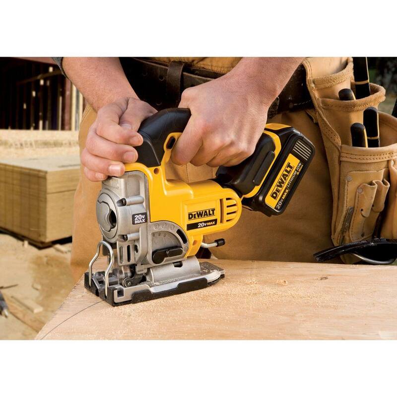 Sierra de calar inalámbrica DEWALT 20V MAX, (2) Baterías de iones de litio Premium XR de 20V MAX 5.0Ah y cargador - DCS331BW205-2CK.