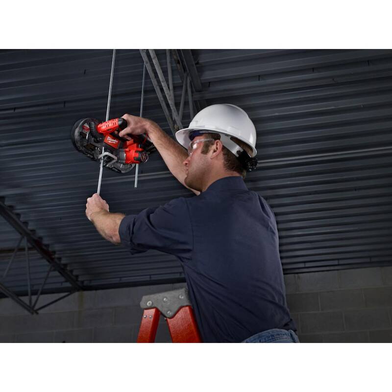 Si la marca del producto no debe ser traducida, el título sería: Sierra de banda subcompacta inalámbrica Milwaukee M12 12 voltios de ion de litio con batería M12 2.0Ah - 2429-20-48-11-2420