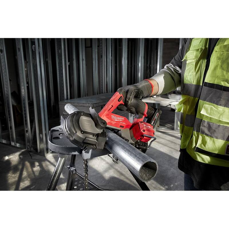 Kit de Sierra de Cinta Compacta Inalámbrica Milwaukee M12 FUEL 12V de Iones de Litio XC con Taladro de Ángulo Recto Inalámbrico de 3/8 pulgadas M12 de Iones de Litio - 2529-21XC-2415-20