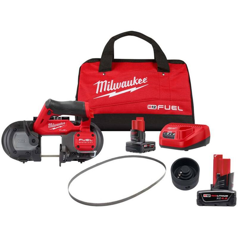 Kit de sierra de banda compacta inalámbrica Milwaukee M12 FUEL 12V Li-Ion con (2) baterías de 4.0 Ah, cargador, (3) hojas y accesorio de avellanador - 2529-21XC-48-39-0631-49-90-2029-48112440