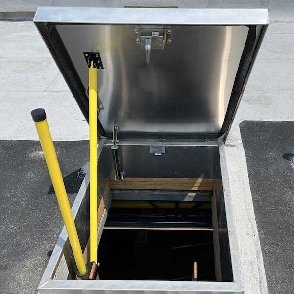 Safewaze 20' to 27' Belmont Safety Hatch System with Front Mount Brackets - 023-12158