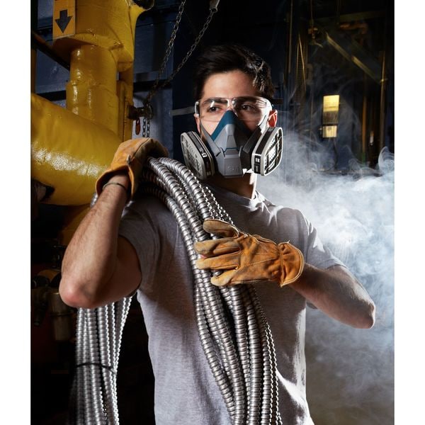 3M Half Mask Respirator, Rugged Comfort 6500 Series, Not Rated, Bayonet, Size M 0 Cartridges Included - 6502