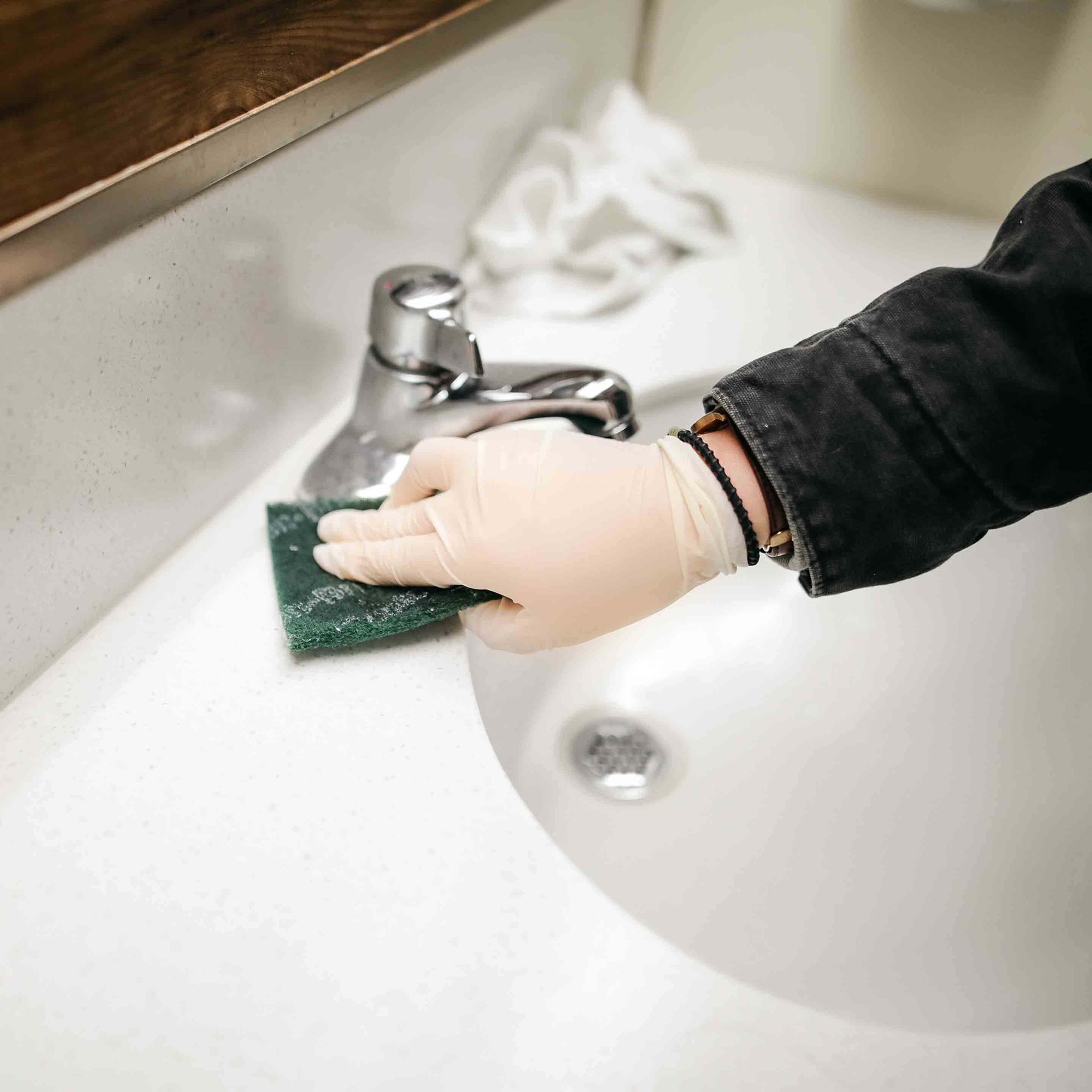 Gloveworks Disposable Gloves, 6 mil Palm, Latex, Powder-Free, 2XL, 1000 PK, Ivory - ILHD49100