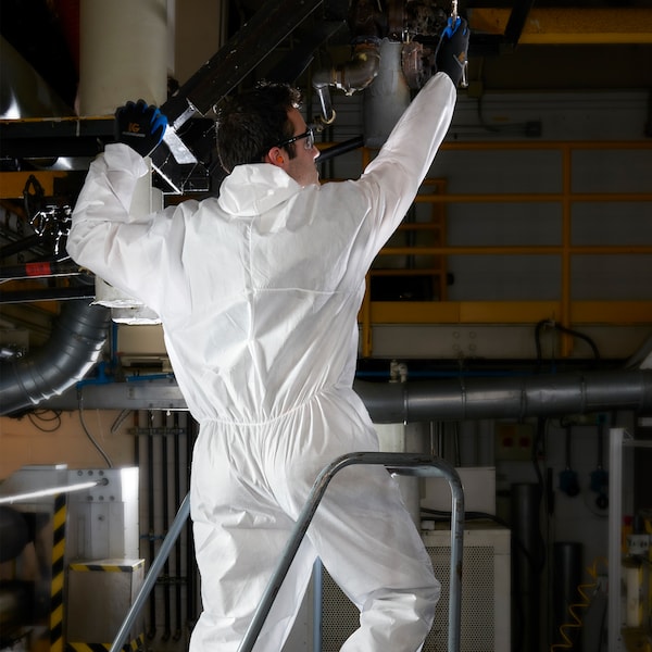 Kleenguard Disposable Coveralls, Hooded, 2XL, SMMMS, Zipper, Elastic Cuff, Elastic Ankle, Serged Seam, 24 PK - 49115