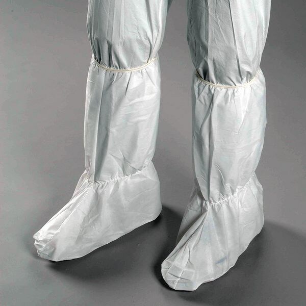 Critical Cover Disposable Boot Covers, Polyethylene/Polypropylene, White, Slip Resistant Sole: Yes , Universal - BT-T5W12-B