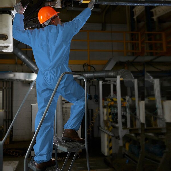 Kleenguard A20 Coveralls - Zipper Front, Elastic Back, Wrists & Ankles, L, 24 PK, Blue - KCC58503
