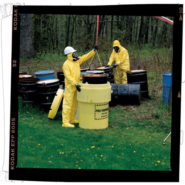 Dupont Chemical Resistant Coverall, Hooded, 2XL, Tychem(R) 2000, Zipper, Elastic Cuff, Serged Seam - QC122SYL2X001200