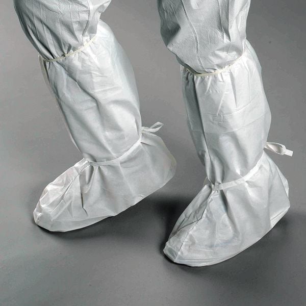 Critical Cover Disposable Boot Covers, Polyethylene/Polypropylene, White, Slip Resistant Sole: Yes , XL - BT-T4W13-B