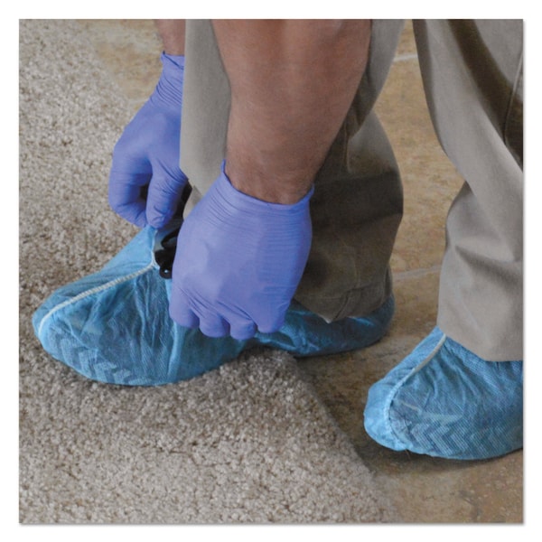 Kleenguard LightDuty Shoe Covers, Polypropylene, One Size Fits All, Blue, PK300 - 36811