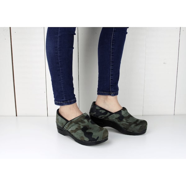 Sanita GILFORD Women's Suede Closed Back Clog in Camo, Size 5.5-6, PR - 473126-064-37