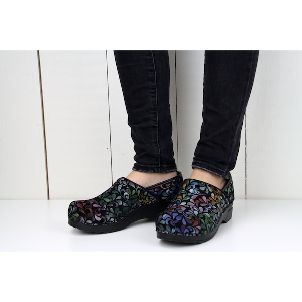 Sanita PLUME Women's Closed Back Clog in Floral Motif, Size 7.5-8, PR - 450916 -090-39