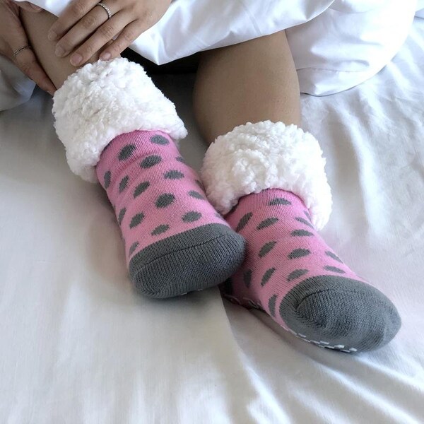 Pudus Unisex Classic Polka Dot One Size Fits Most Slipper Socks Pink - PD-PK-C