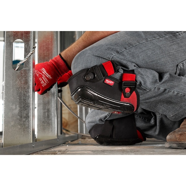 Milwaukee Tool Performance Knee Pad, Hard Shell, Plastic Pad, Fabric Cap, Buckle Closure, 2 Straps, Black/Red - 48-73-6030