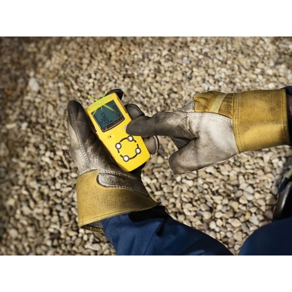 Honeywell BW MicroClip Multi-Gas Detector, IP68, Audible, Vibrating, Visual, LCD, 18 hr Battery Life - MCX3-XWHM-Y-NA