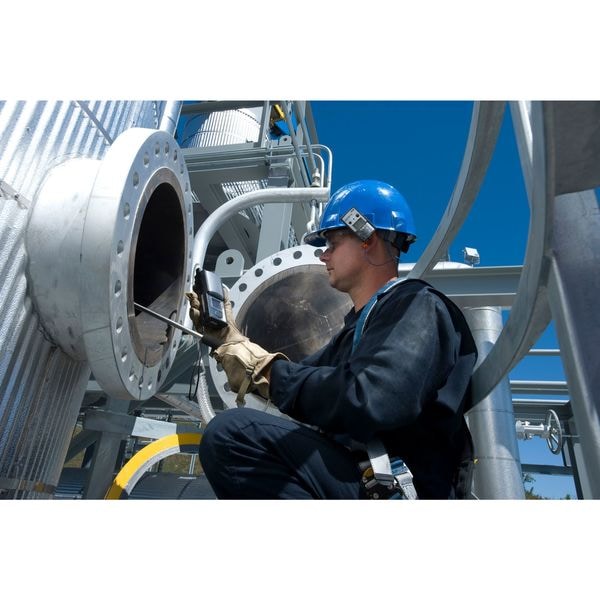 Industrial Scientific Ventis MX4 Multi-Gas Detector, IP64, Audible, Vibrating, Visual, LCD, 36 hr Battery Life - MX6-K1237211