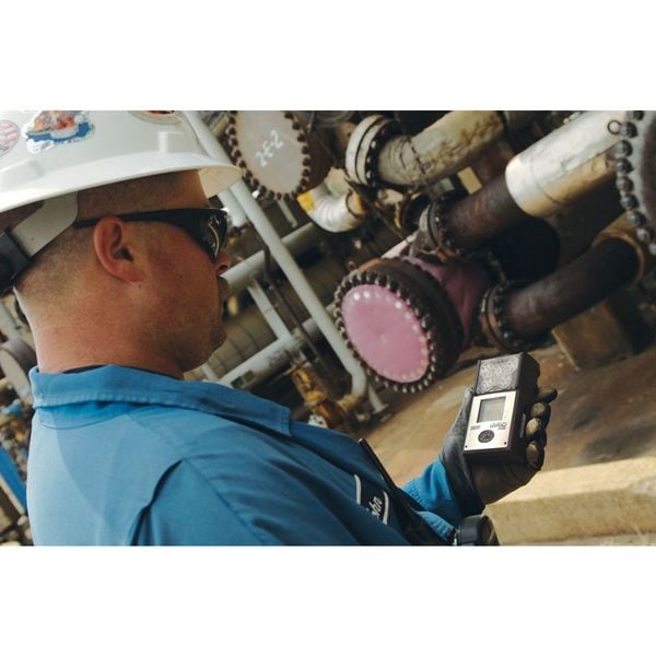 Industrial Scientific Ventis MX4 Multi-Gas Detector, IP64, Audible, Vibrating, Visual, LCD, 36 hr Battery Life - MX6-K1237211