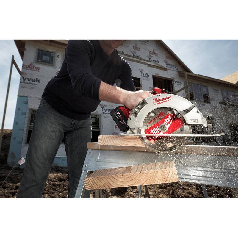 SiAlámbrica sin escobillas de iones de litio de 18V Milwaukee M18 7-1/4 pulgadas sierra circular (Herramienta solamente) con hoja de carburo de 24 dientes para enmarcar - 2631-20-48-40-0720