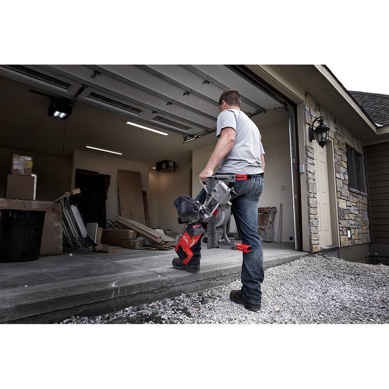 Sierra ingletadora compuesta deslizante de bisel doble sin cable Milwaukee M18 FUEL 18V de ion de litio de 7-1/4 pulgadas con enrutador compacto - 2733-20-2723-20.