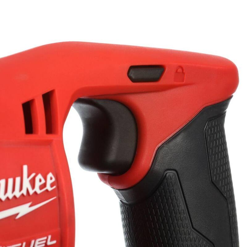 Milwaukee M18 FUEL 18V Lithium-Ion Brushless Cordless SAWZALL Kit de Sierra Alternativa con (1) baterías de 5.0Ah, cargador y maletín - 2720-21
