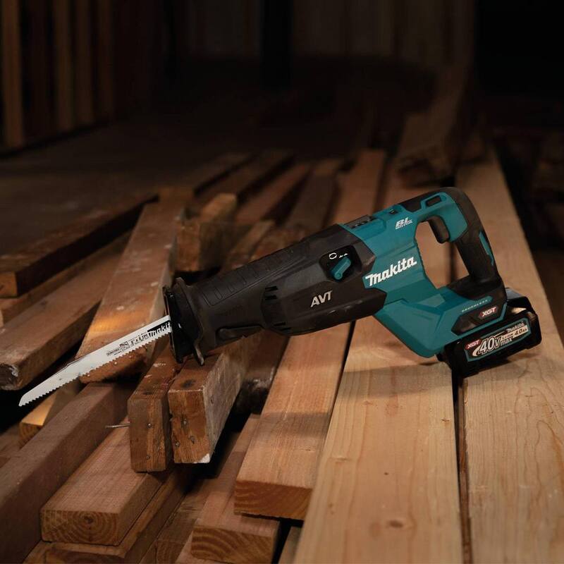 Kit de sierra orbital reciproca inalámbrica sin escobillas Makita 40V max XGT AVT, 4.0Ah - GRJ02M1