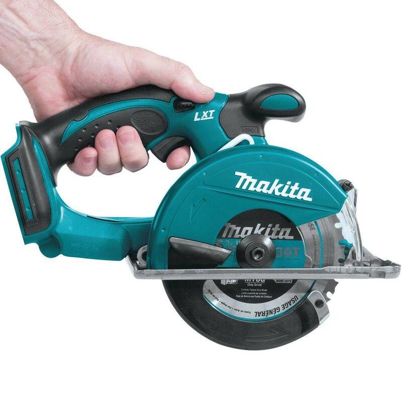 Si, esto sería "Sierra para corte de metal inalámbrica de 5-3/8 in. Makita 18V LXT de ion de litio (solo herramienta) - XSC01Z"