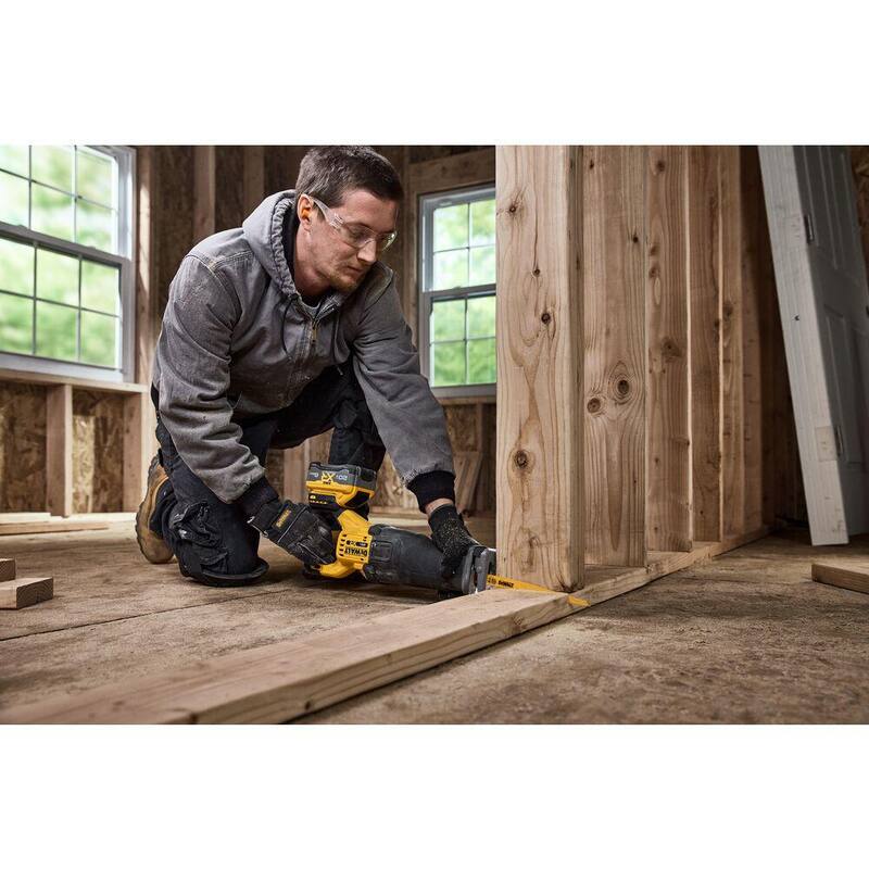 Sierra de sable DEWALT 20V XR con batería de iones de litio de 20V Max XR 8.0 Ah - DCS384BWDCB2108