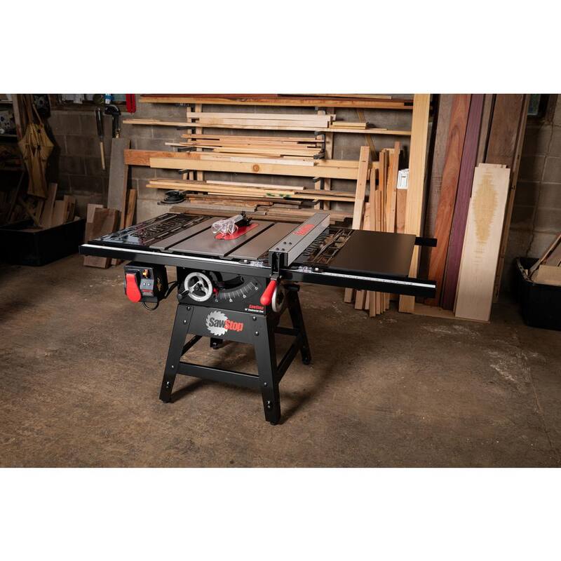 Sierra de Contratista SawStop de 1.75HP con ensamblaje de cerca premium de 30 pulgadas - CNS175-PFA30