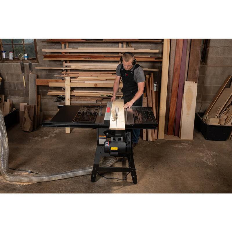 Sierra de Contratista SawStop de 1.75HP con ensamblaje de cerca premium de 30 pulgadas - CNS175-PFA30
