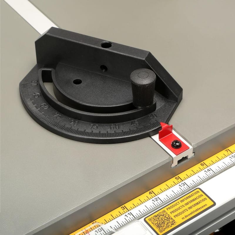 Si traducción de la marca del producto: Sierra de mesa para sitio de trabajo con soporte rodante de 10 pulgadas y cable de 15 amperes DEWALT con taladro/destornillador de 1/2 pulgada de 20V, dos baterías de 1.3Ah y cargador - DWE7491RSW771C2