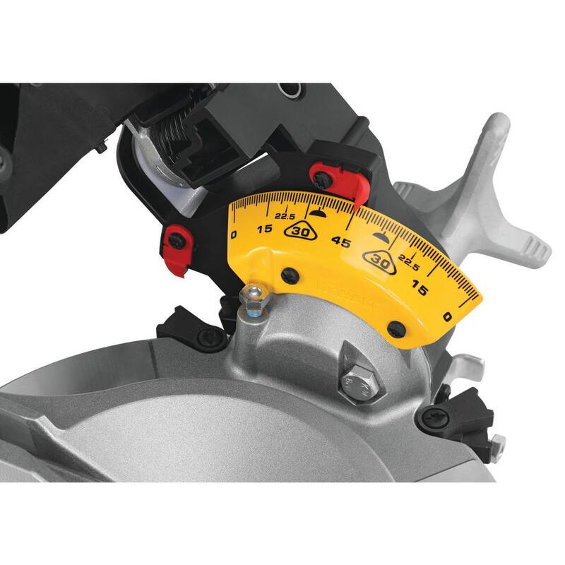 Si la marca del producto no se traduce, el título sería: DEWALT 15 Amp Alámbrico 12 pulgadas Sierra Inglete Compuesta de Doble Bisel con LED de Línea de Corte - DWS716XPS