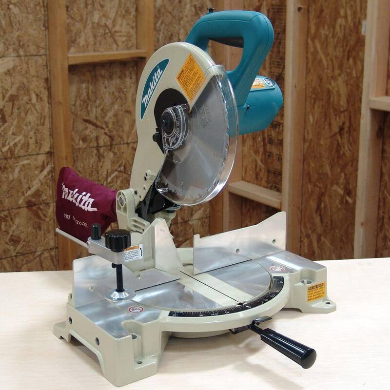 Sierra Ingletadora Compacta de Compuesto de Bisel Simple con Cable de 15 Amperes de 10 pulgadas y hoja de carburo de 40 dientes, con Bolsa de Polvo - LS1040