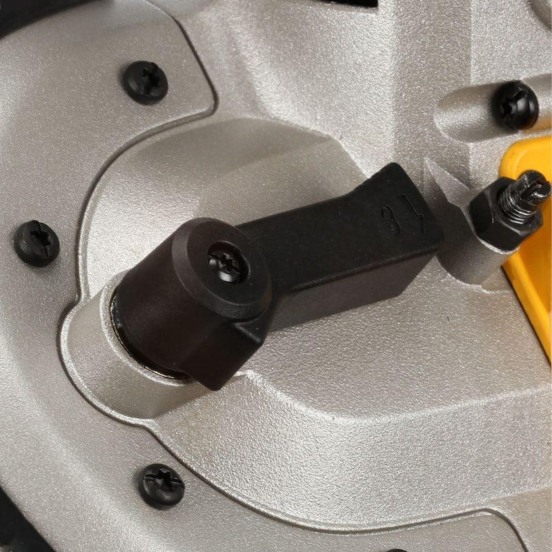 Si no se debe traducir la marca del producto, entonces el título sería:

DEWALT 10 Amp Deep Cut Band Saw Kit - DWM120K

Kit de sierra de banda de corte profundo de 10 amperes DEWALT - DWM120K