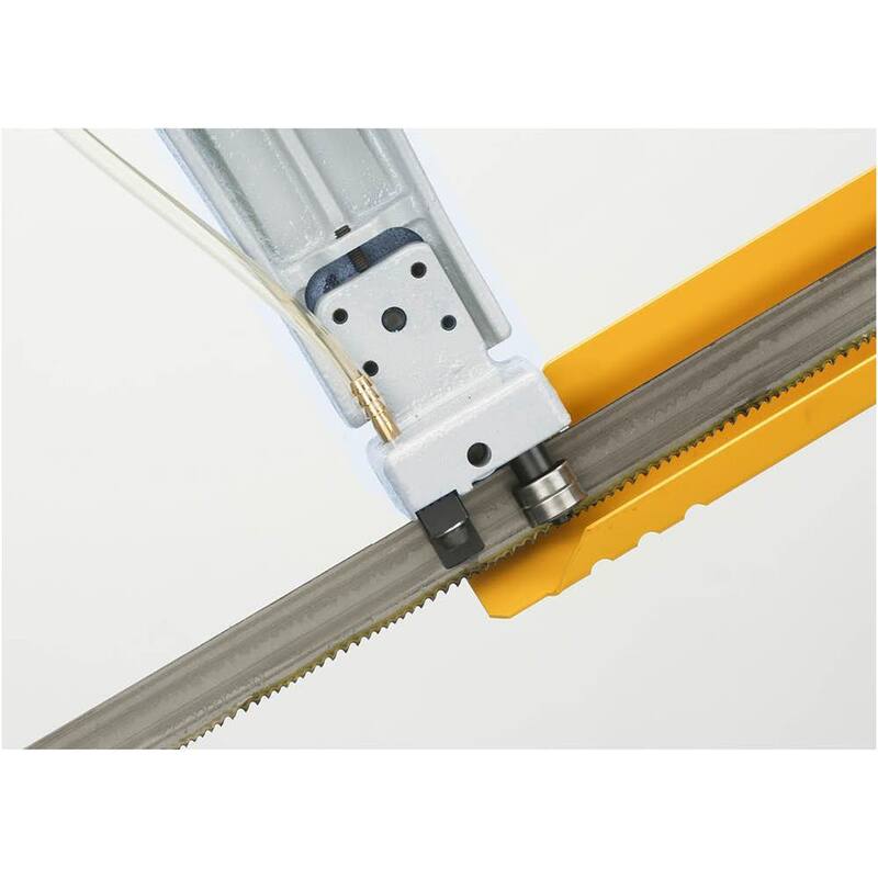 Si traducimos el título sin la marca del producto, sería algo como:

"Sierra de cinta para corte de metal de 10 pulg. x 18 pulg. 1-1/2 HP - G9744Z2"