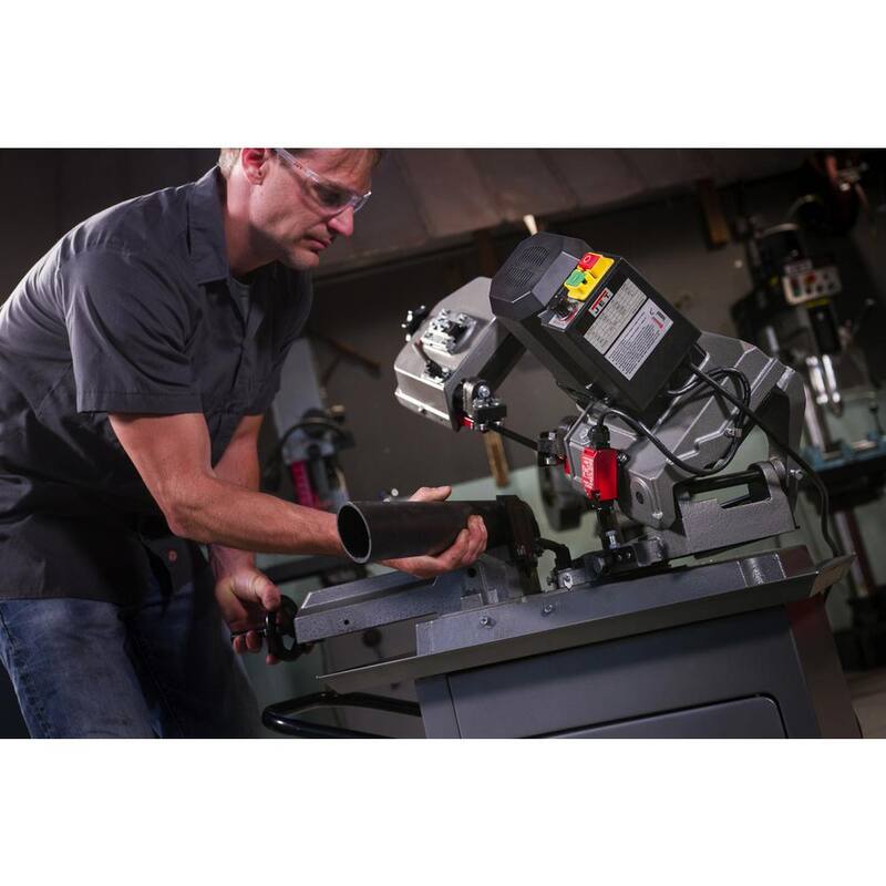 Si la marca del producto no se traduce, el título en español sería: Sierra de cinta horizontal de inglete variable Jet HBS-56MVS de 5 pulgadas x 6 pulgadas, 0.5 HP, 115 voltios - 414558.