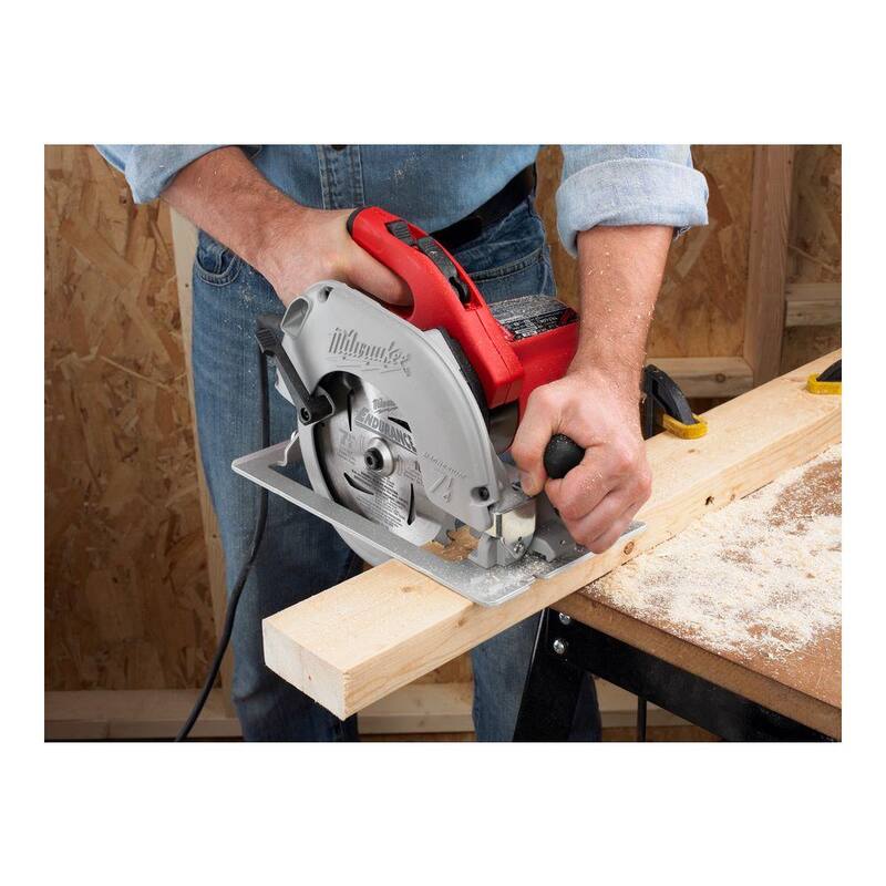 Sierra circular Milwaukee 15 amperes 7-1/4 pulgadas Tilt-Lok con estuche rígido - 6390-21