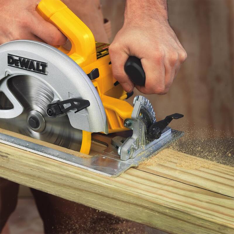 DEWALT Sierra Circular Ligera de 15 amperes y 7-1/4 pulgadas con Hoja de Sierra Circular de 24 dientes de bonificación (paquete de 3) - DWE575wDWAFV37243