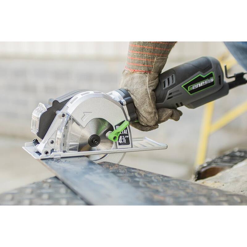 Genesis 5.8 Amp 4-3/4 pulgadas Control de Agarre Sierra Circular Compacta para Corte de Metal con Recolector de Virutas y Hoja de Corte de Metal - GMCS547C