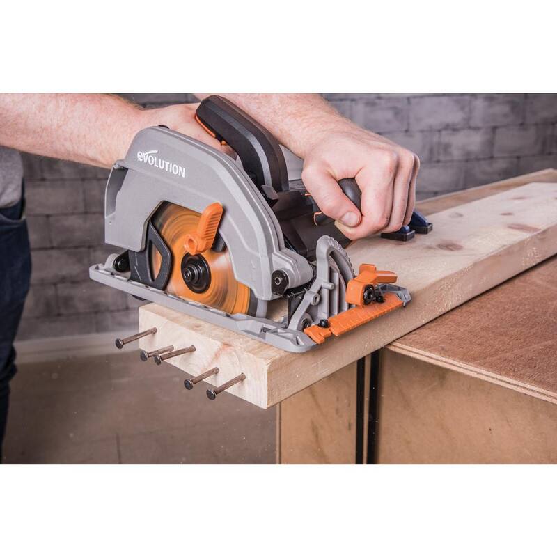 Herramienta eléctrica Evolution Power Tools de 15 amperes, sierra circular de 7-1/4 pulgadas con luz LED, freno eléctrico, cable de alimentación de goma de 13 pies y hoja multiusos - R185CCS