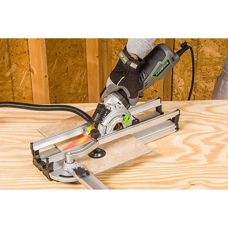 Kit de sierra circular compacta Genesis de 5.8 amperes con control de empuñadura en inmersión de 3-1/2 pulgadas, láser, manguera, 3 hojas, guía de corte y bolsa - GPCS535CK
