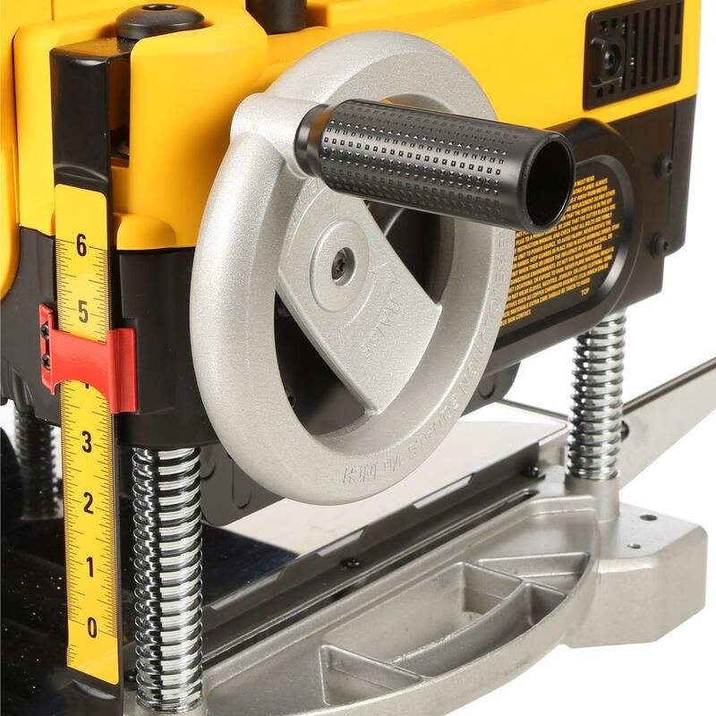DEWALT 15 amperios con cable 13 pulgadas cepilladora de banco de trabajo de alta resistencia de 2 velocidades con (3) cuchillas, mesa de entrada y mesa de salida - DW735X